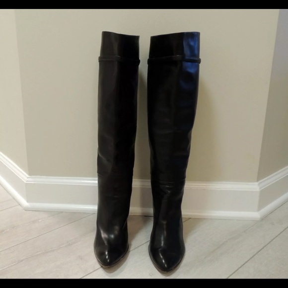 Louis Vuitton Boots - Picture 2 of 6